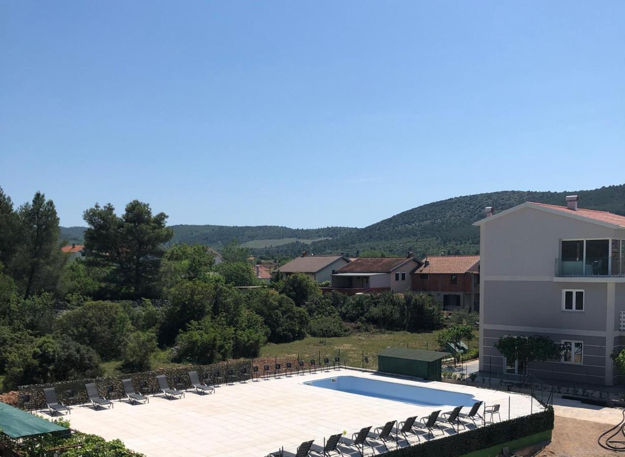 Lipovac Resort Ficus Bilice Exterior photo