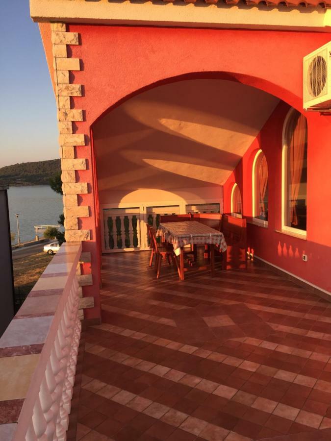 Lipovac Resort Ficus Bilice Exterior photo