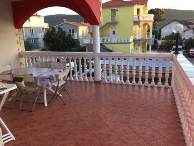 Lipovac Resort Ficus Bilice Exterior photo